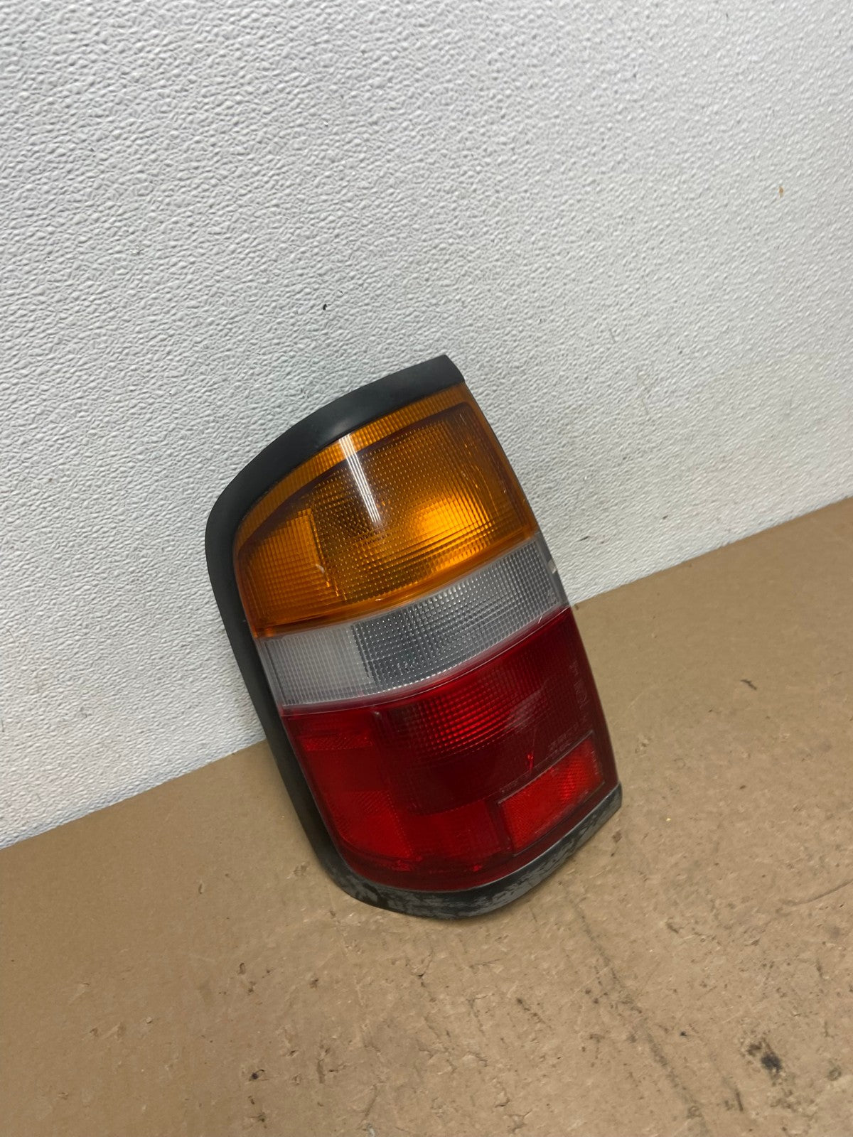 1996 - 1998 Nissan Pathfinder Left Driver LH Side Tail light AC5986 LK2