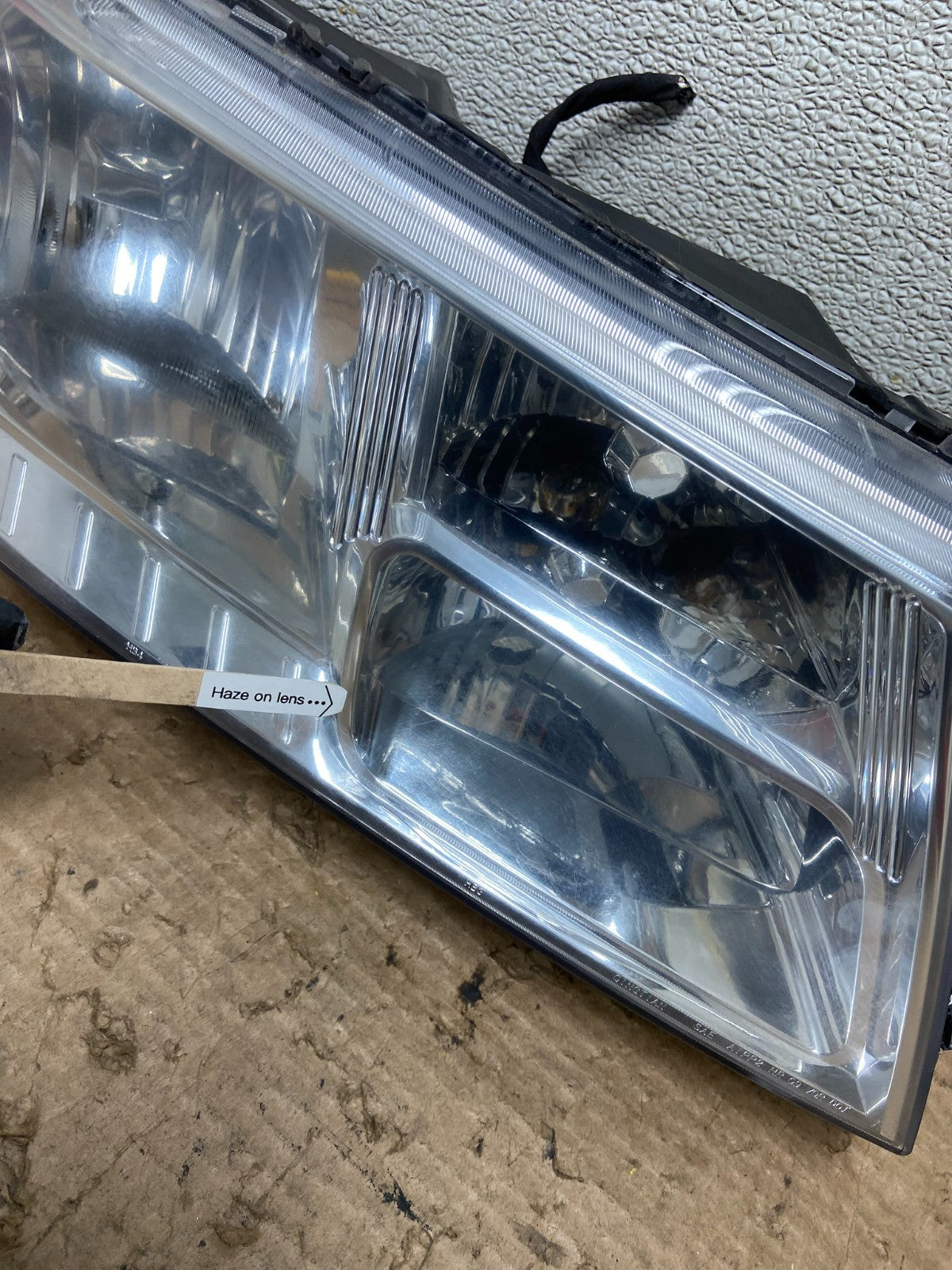 2009 to 2017 Dodge Journey Headlights Left+Right Set Halogen Z3740 PS5