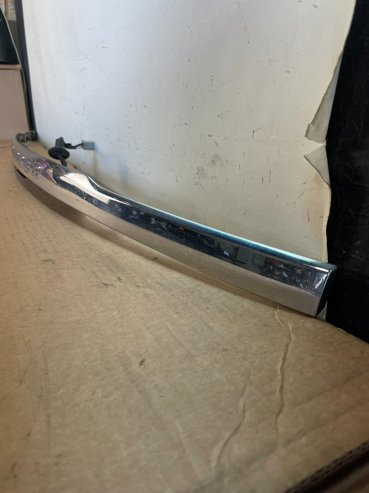 2011 to 2014 Ford Explorer Rear Tailgate Gate Trim Molding With Camera AF8826 DG1