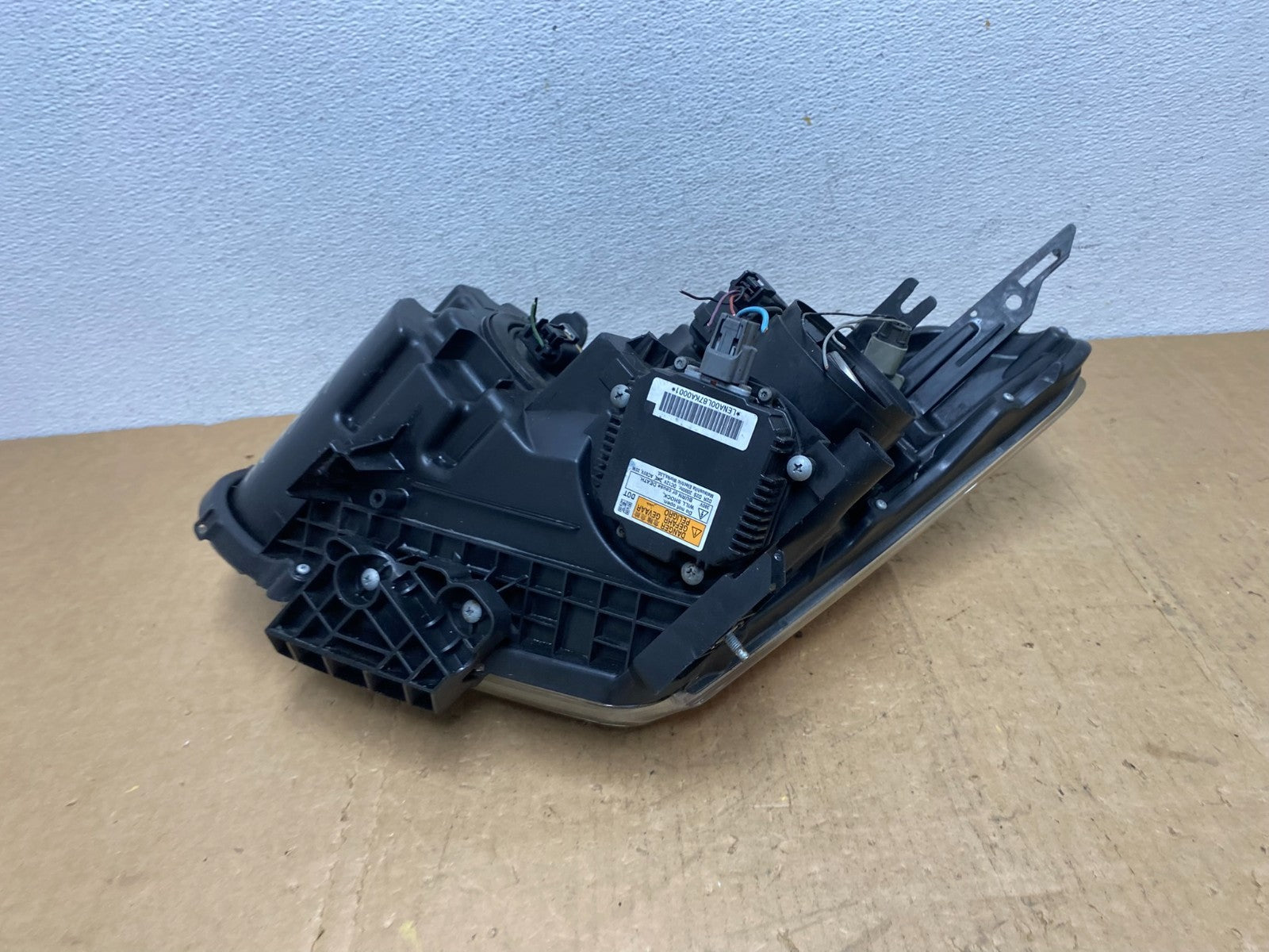 2009-2013 Nissan Rogue Right Passenger Xenon HID Headlight AD1357 DW8