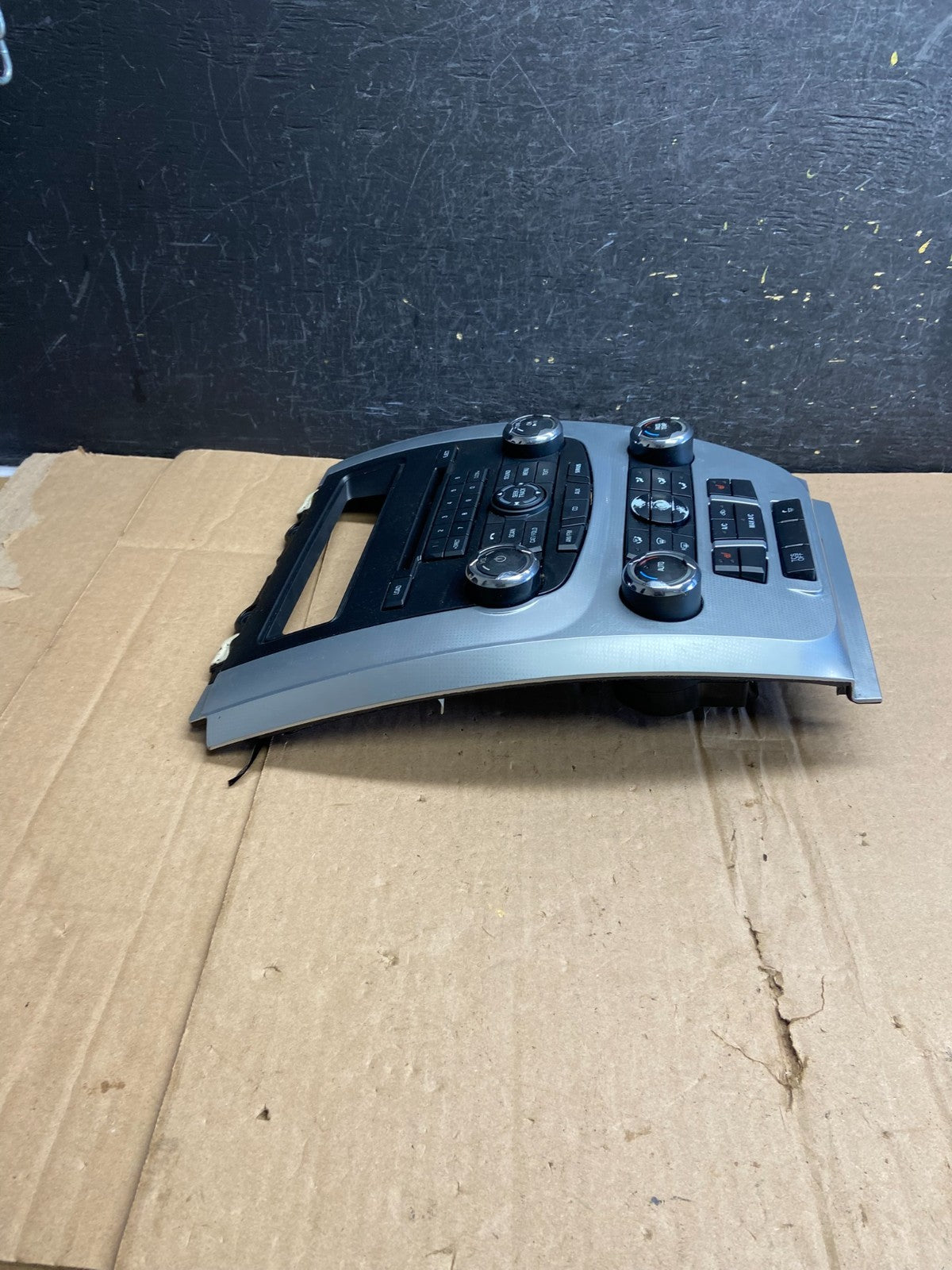 2010 to 2012 Ford Fusion Radio Climate Control A/C Control AI6080 DG1