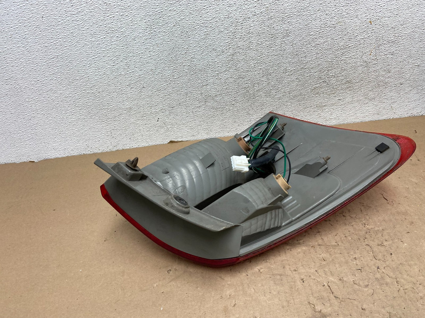 2008 to 2015 Nissan Rogue Right Passenger Rh Side Tail Light AG43893