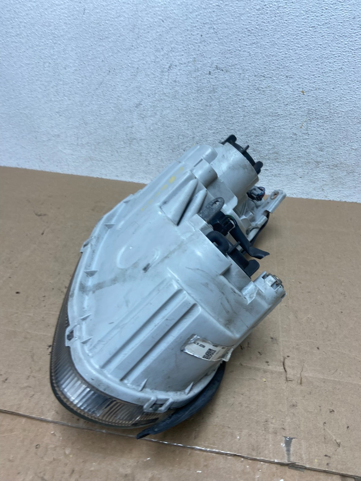 2002 to 2005 Hyundai Sonata Left Driver LH Side Headlight Halogen AE6024 DW7