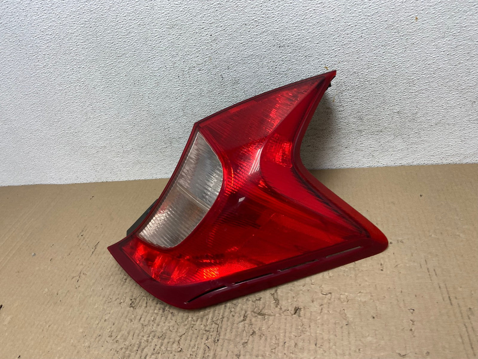 2014 - 2019 Nissan Versa Note Hatchback Right Passenger Tail Light AF2972 LK1