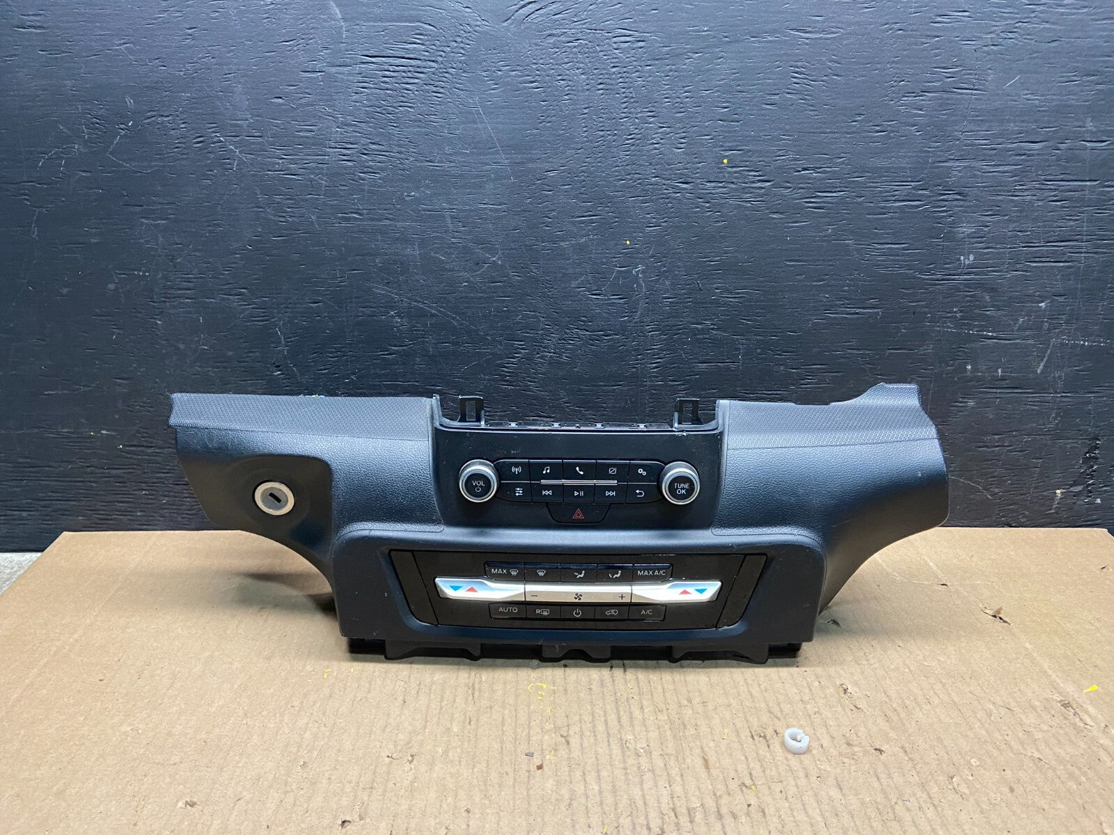 2020 to 2023 Ford Explorer Radio Climate Control Panel Trim F4649 DG1 Oem0