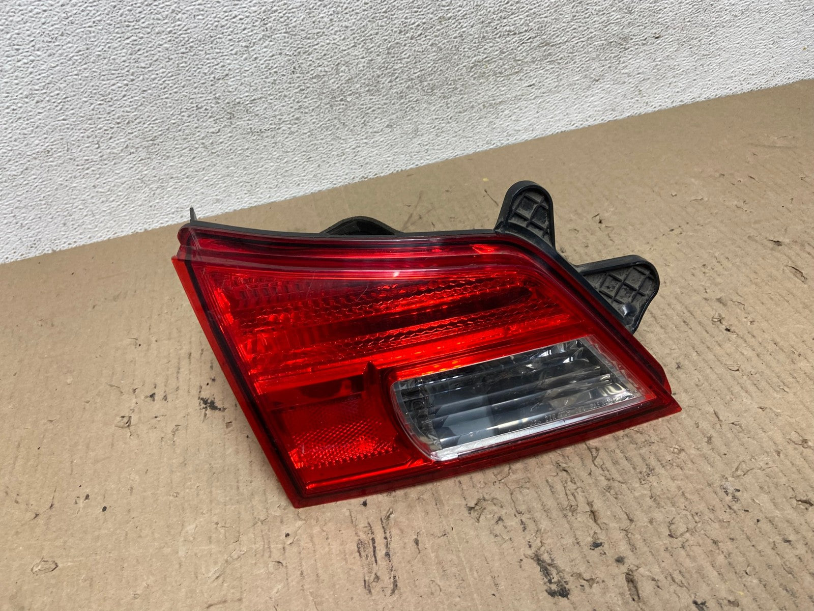 2010-2014 Subaru Outback Left Driver Lh Side Inner Tail Light AF6995 LK0