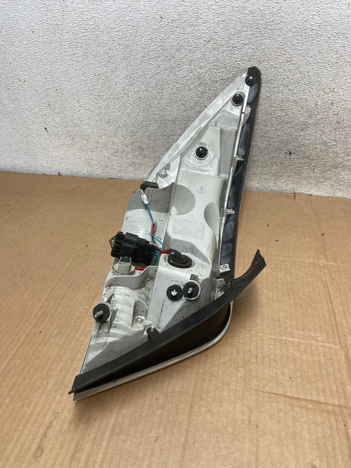 2010 to 2013 Buick Lacrosse Right Passenger RH Side Tail Light AI6886 LK6