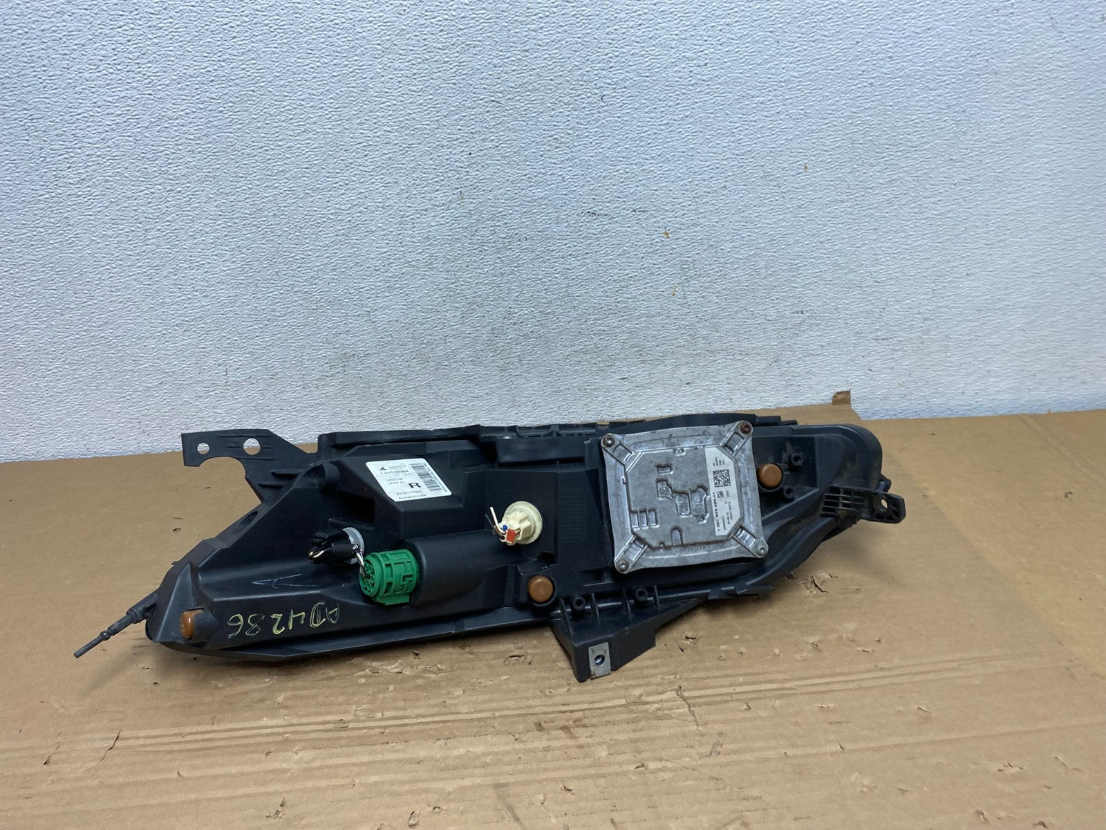 2014 - 2018 Jeep Cherokee Right Passenger RH Side LED Headlight AD4286 DW3