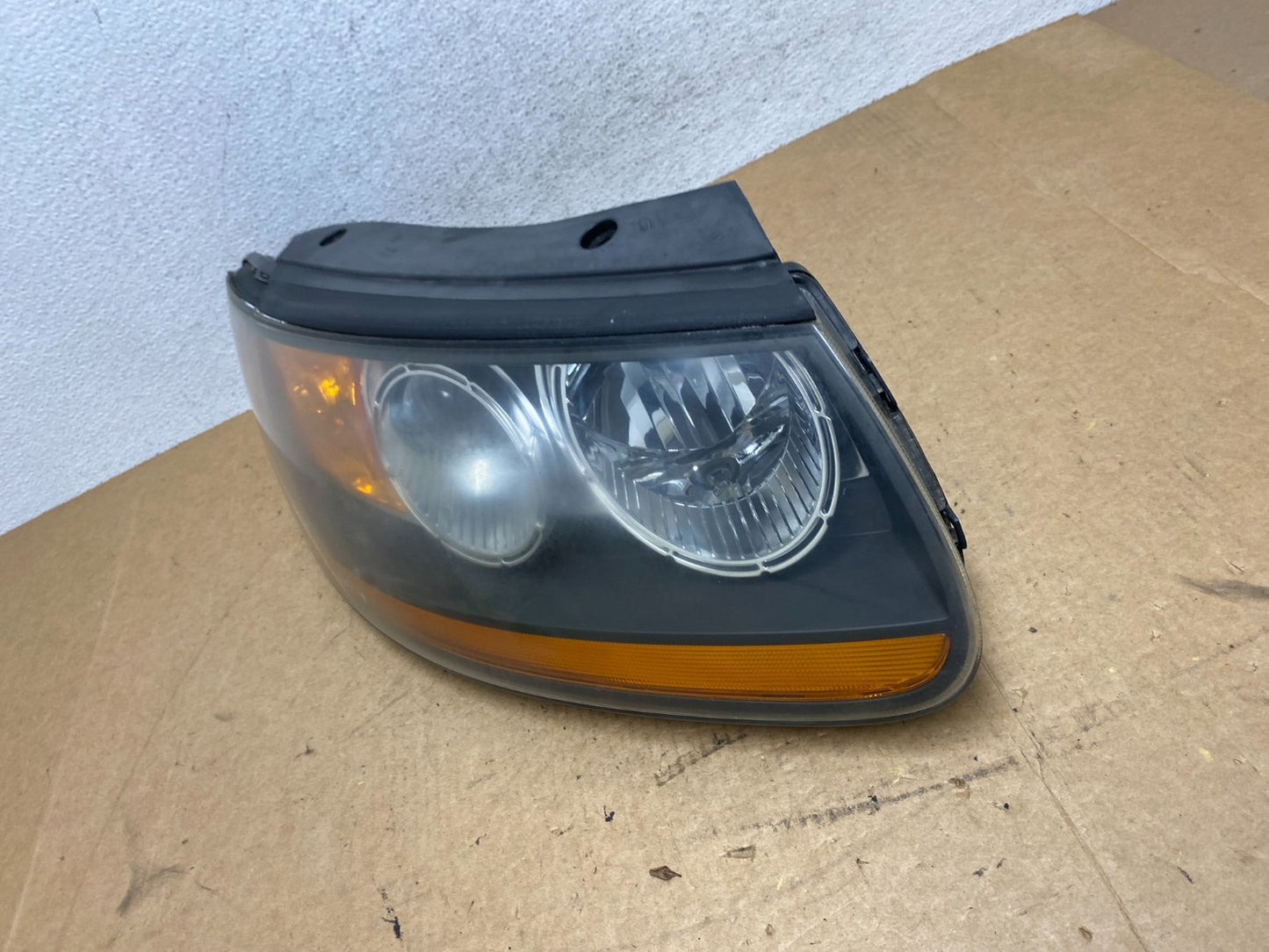 2007 2008 2009 Hyundai Santa Fe Right Passenger Halogen Headlight AE3288 DW1