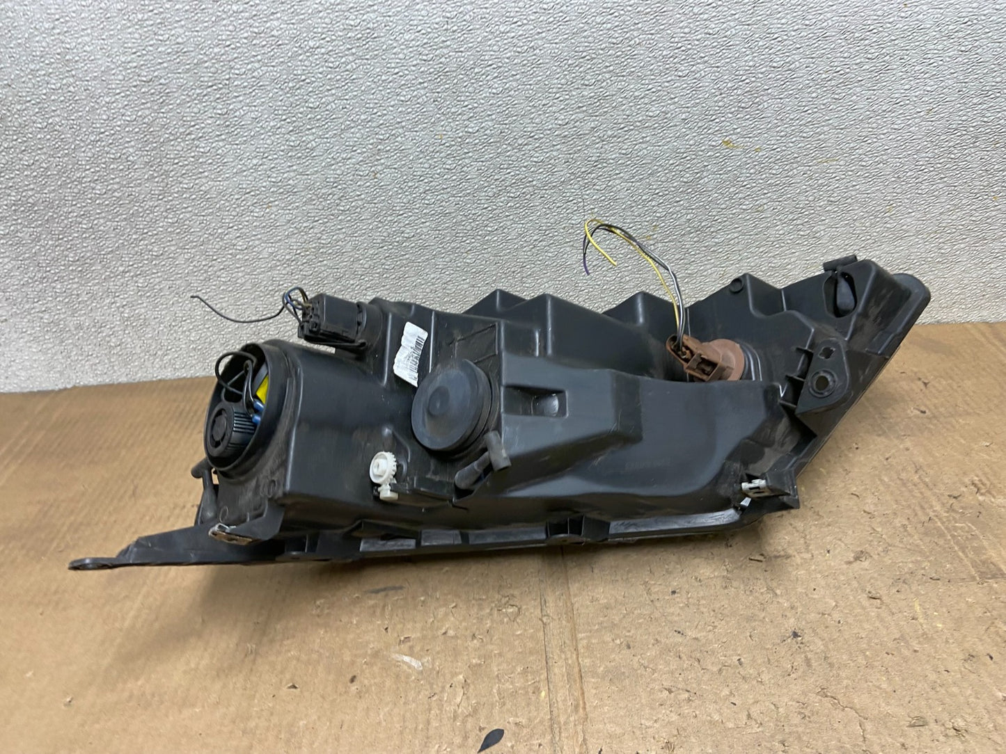 2010 2011 2012 Ford Fusion Right Passenger RH Headlight Halogen OEM AA6931 DW5