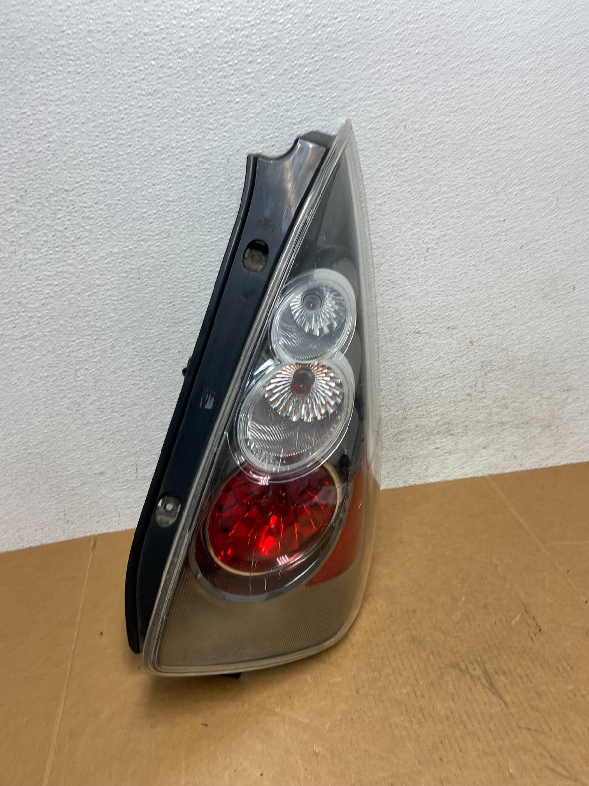 2006 2007 Mazda 5 Right Passenger RH Side Tail Light AD8987 DW2