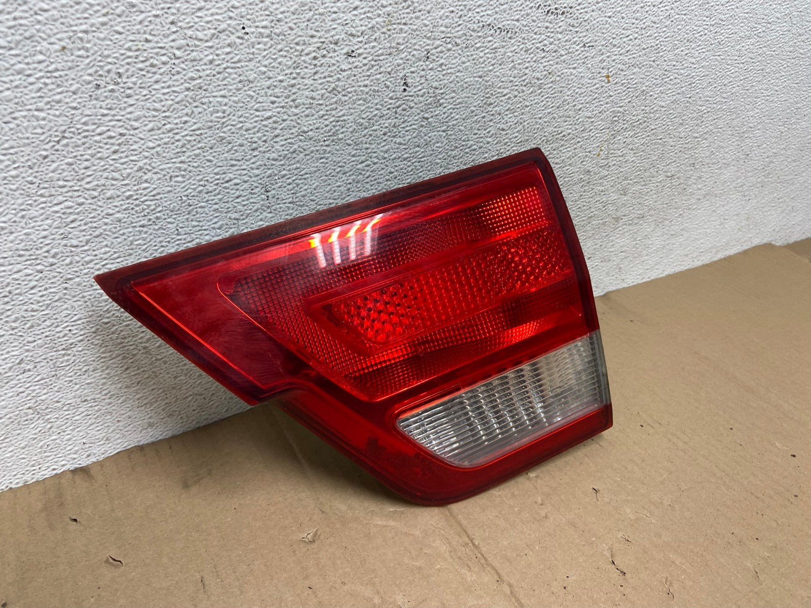 2011-2013 Jeep Grand Cherokee Right Passenger Rh Inner Tail Light AE8956 LK2