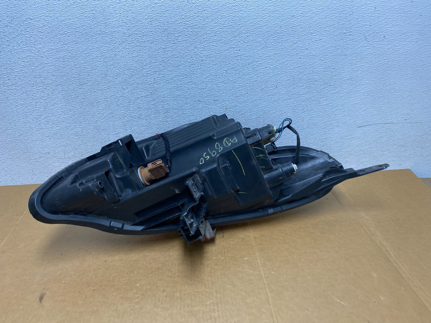 2015 to 2019 Nissan Versa Headlight Left Driver Lh Side AD8950 DW4
