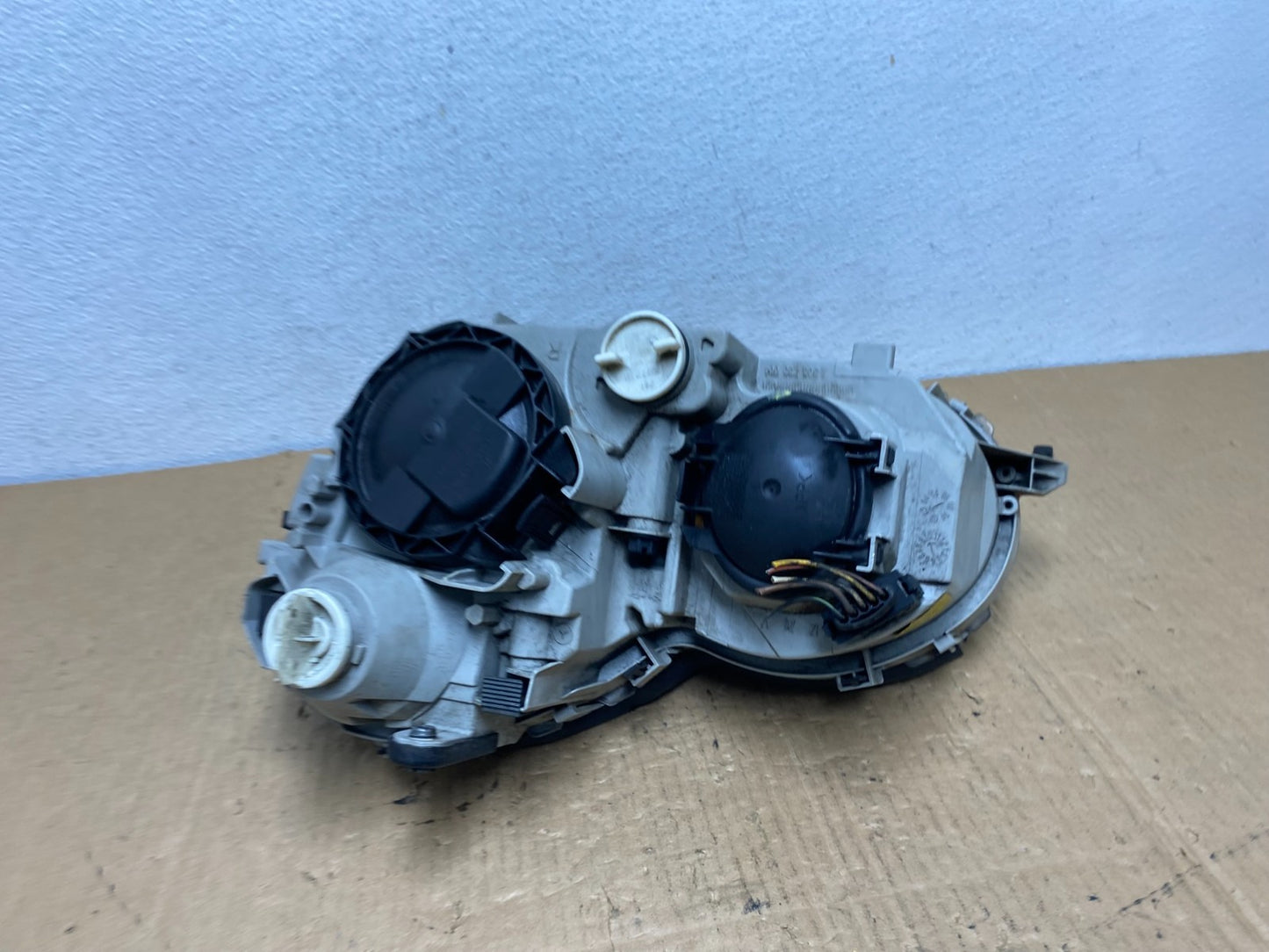 2001 - 2004 Mercedes-Benz C Class Halogen Right Passenger Headlight AC77583