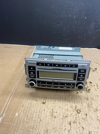 2007 to 2009 Hyundai Santa Fe AM/FM Radio CD Player AB5825 DG0