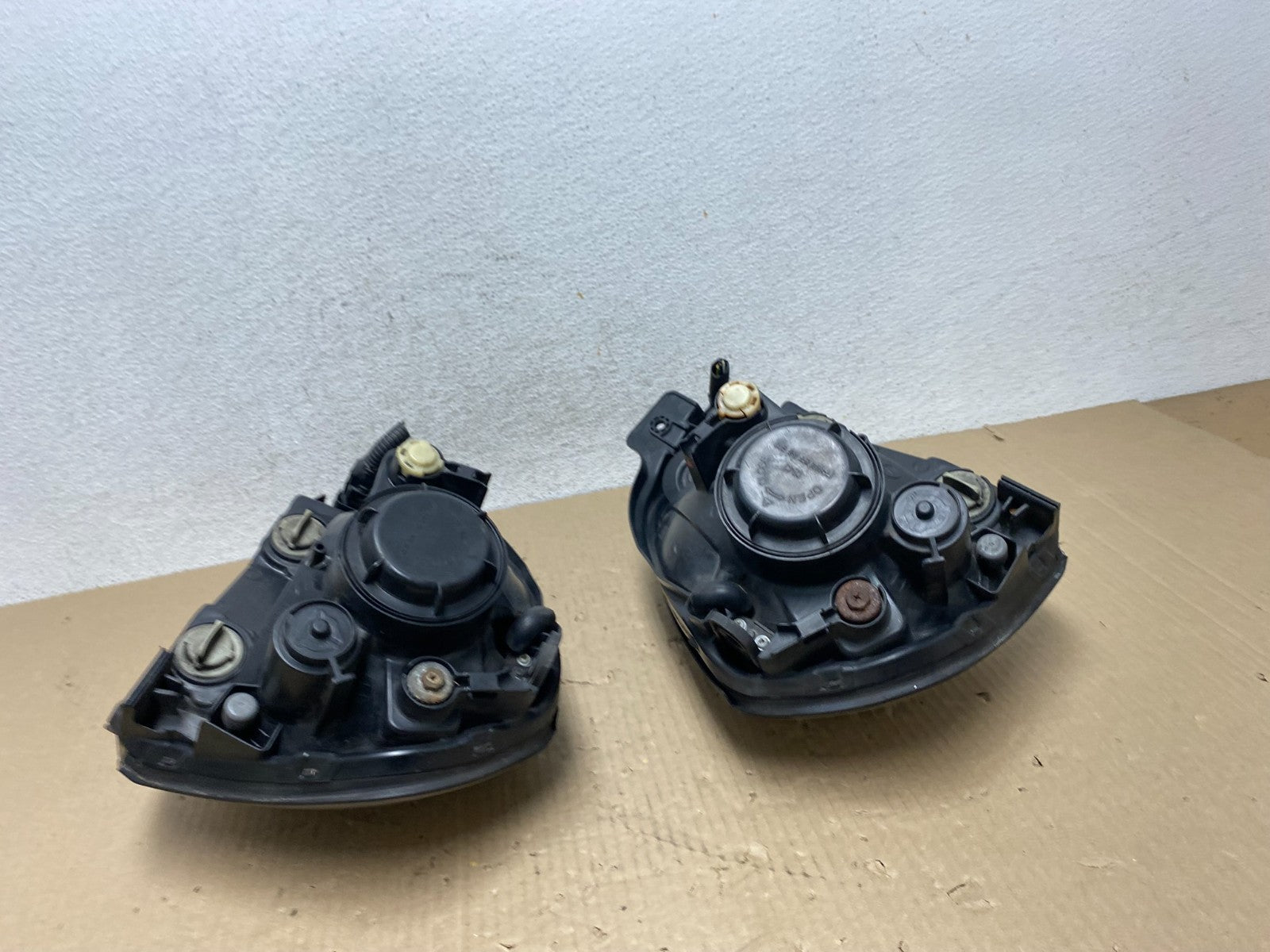2005 to 2008 Hyundai Tucson Left+Right Side Headlights AE9618 DW7