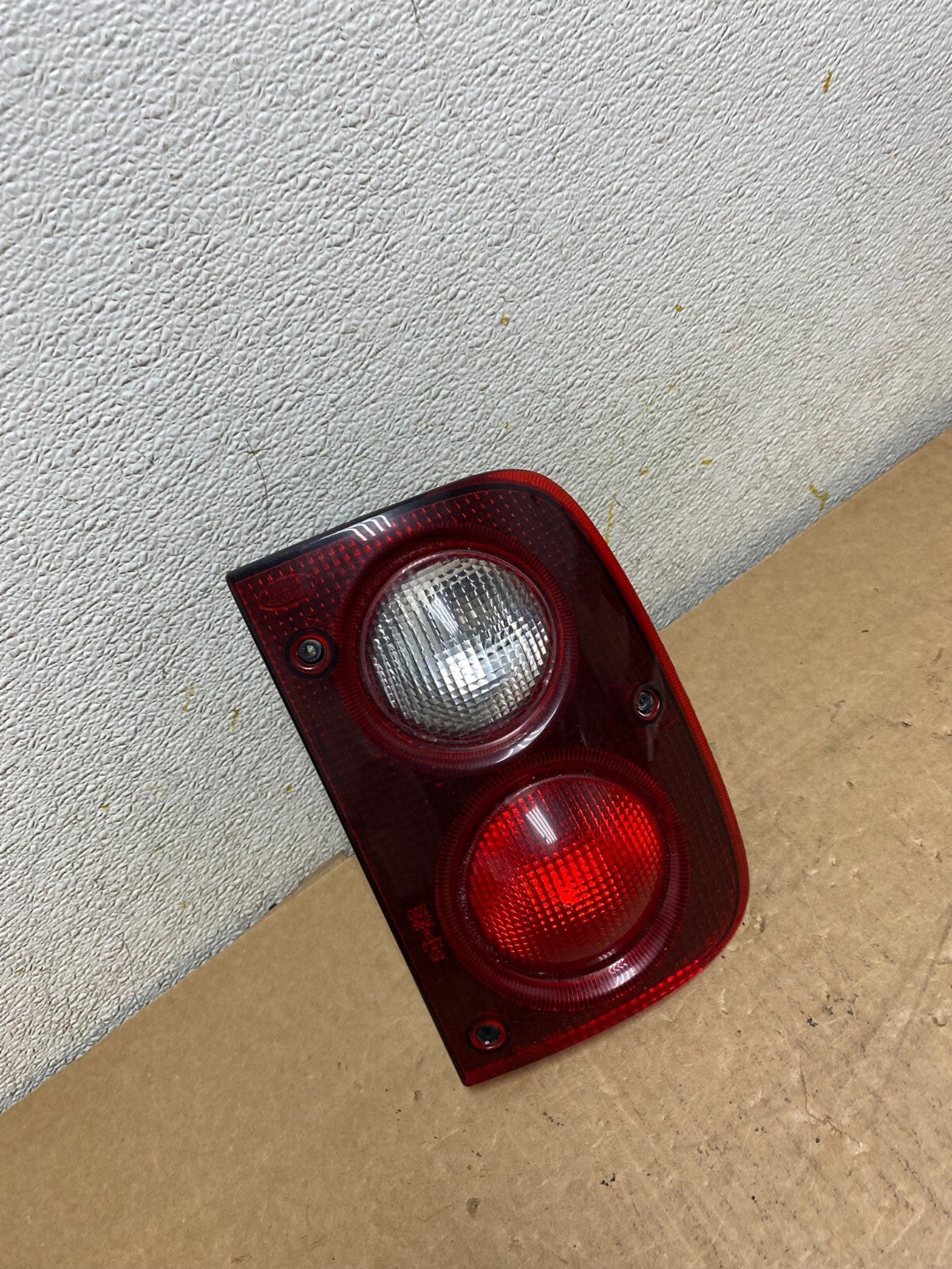 2002 to 2003 Land Rover Freelander Right Passenger RH Tail Light OE o5229 DG2