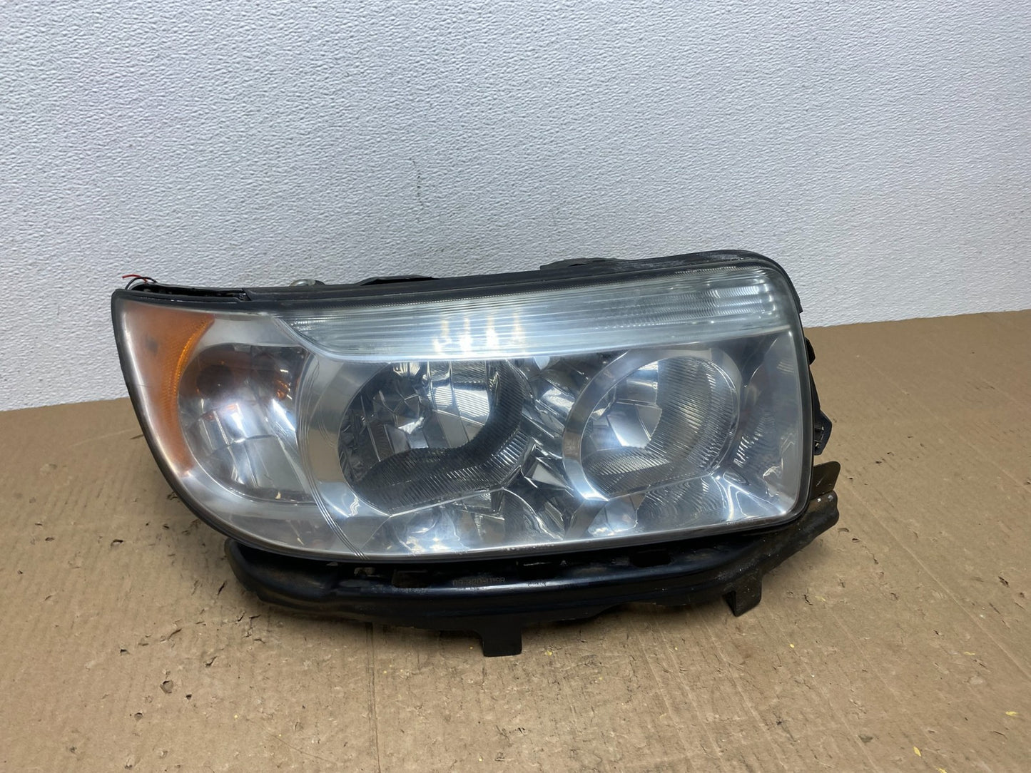 2006-2008 Subaru Forester Right Passenger Rh Headlight Halogen AC0123 DW0