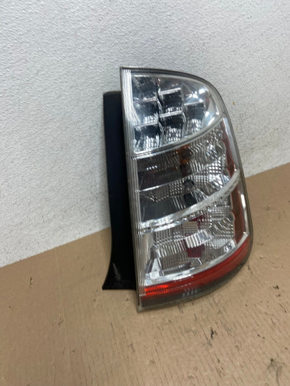 2006 to 2009 Toyota Prius Tail Light Right Passenger Side AE7314 LK2