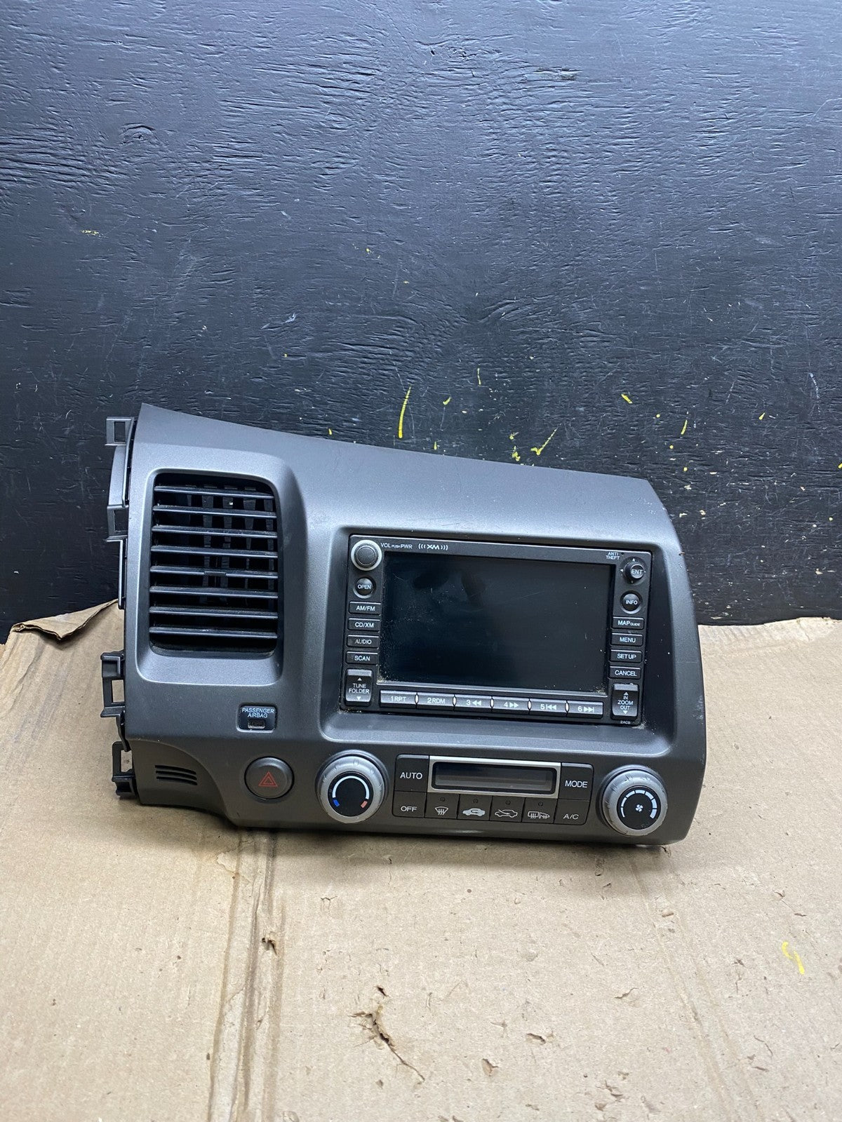 2006 - 2011 Honda Civic Radio AM/FM Climate Control Air Vent Bezel X5794 DG0