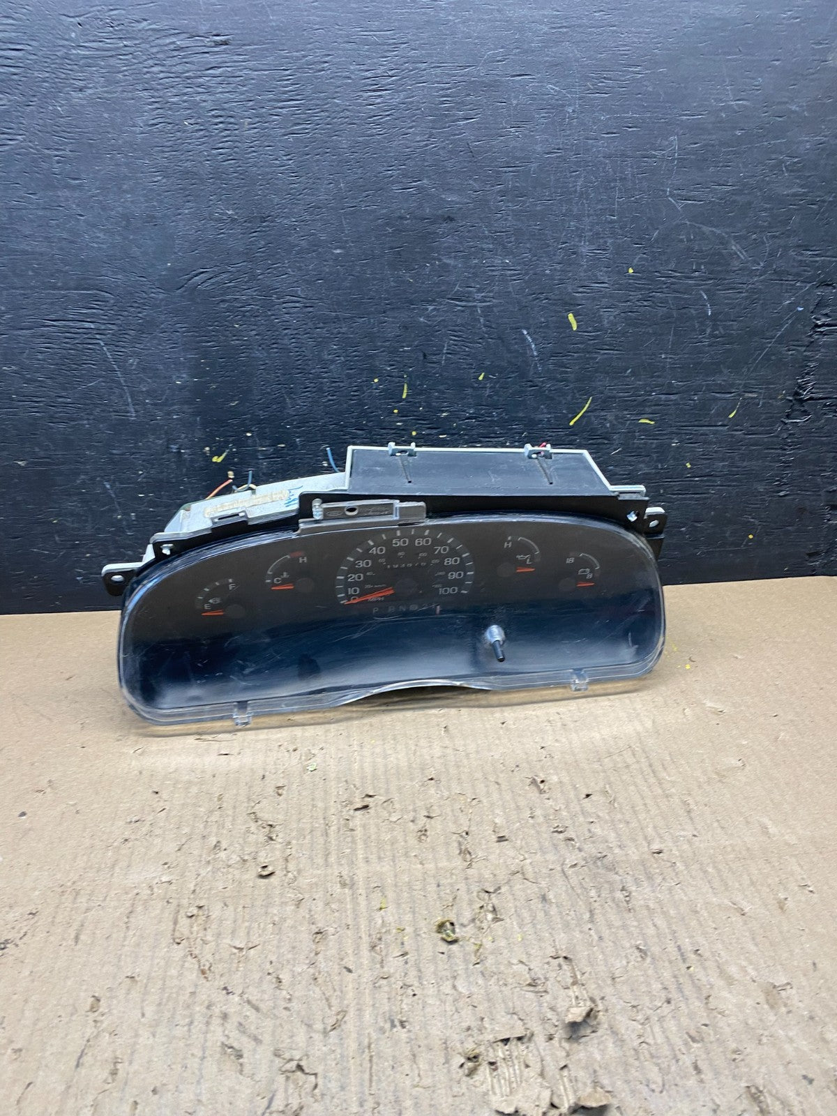 1997 to 2002 Ford Econoline E250 E350 Van Speedometer Instrument Cluster t16570