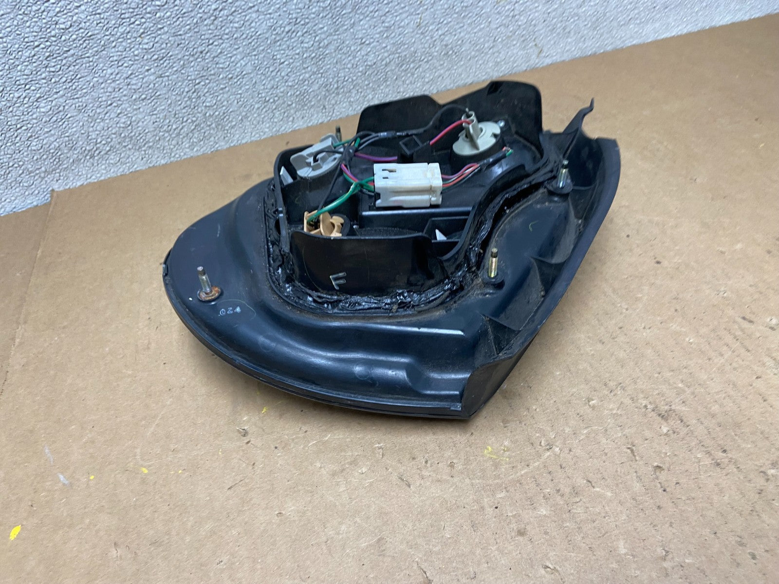 2000 to 2001 Nissan Maxima Left Driver Lh Side Tail Light Oem Z6844 DW6