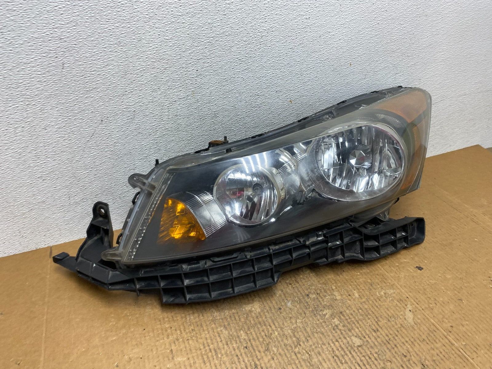 2008 to 2012 Honda Accord Sedan Headlight Left Driver Lh Side AE2707 DW2