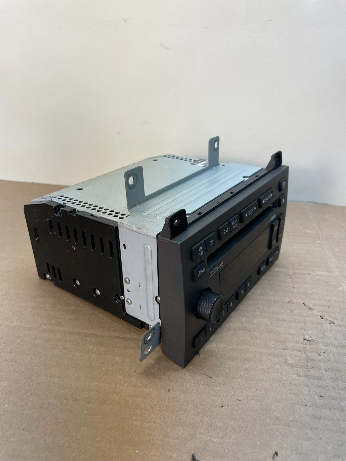 2006 - 2011 Lincoln Town Car AM/FM Radio CD Player ai0556 DG2