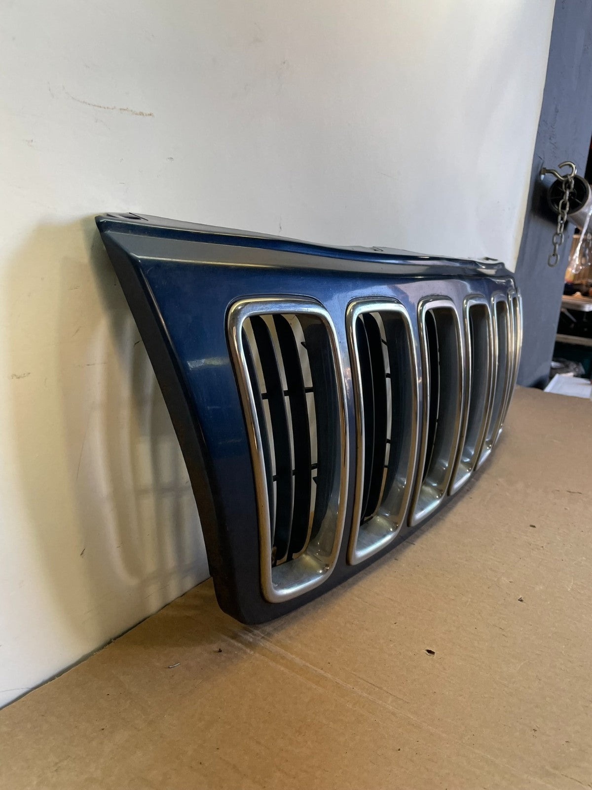 1999 to 2003 Jeep Grand Cherokee Front Upper Grill Grille AH0345 DG2