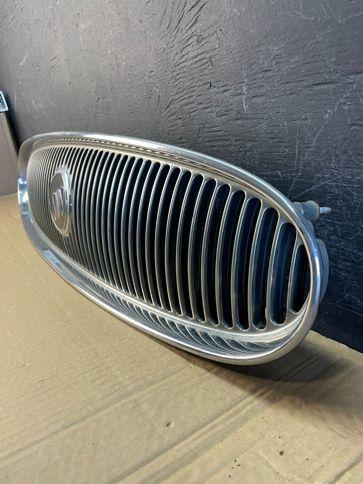 2000 to 2005 Buick Lesabre Front Chrome Upper Grill Grille AC9745 DW1