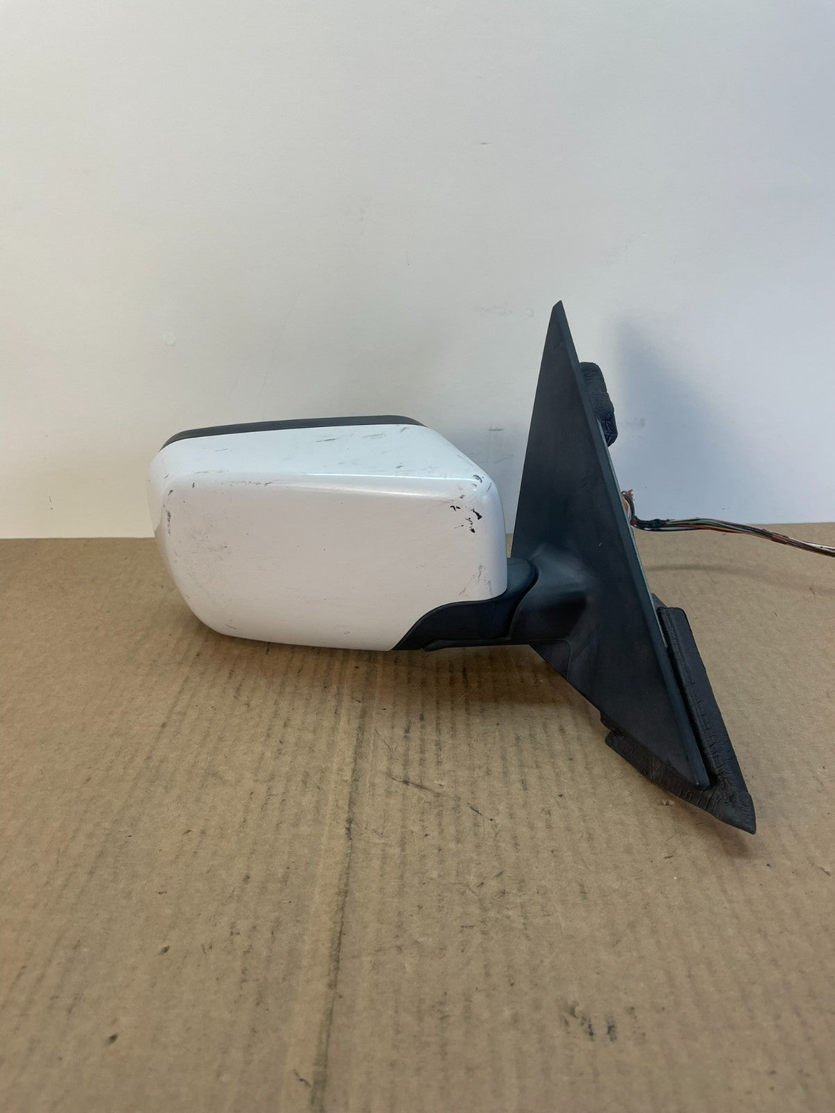2001 to 2006 BMW 325i Right Passenger Side View Door Mirror AF5541 DW0