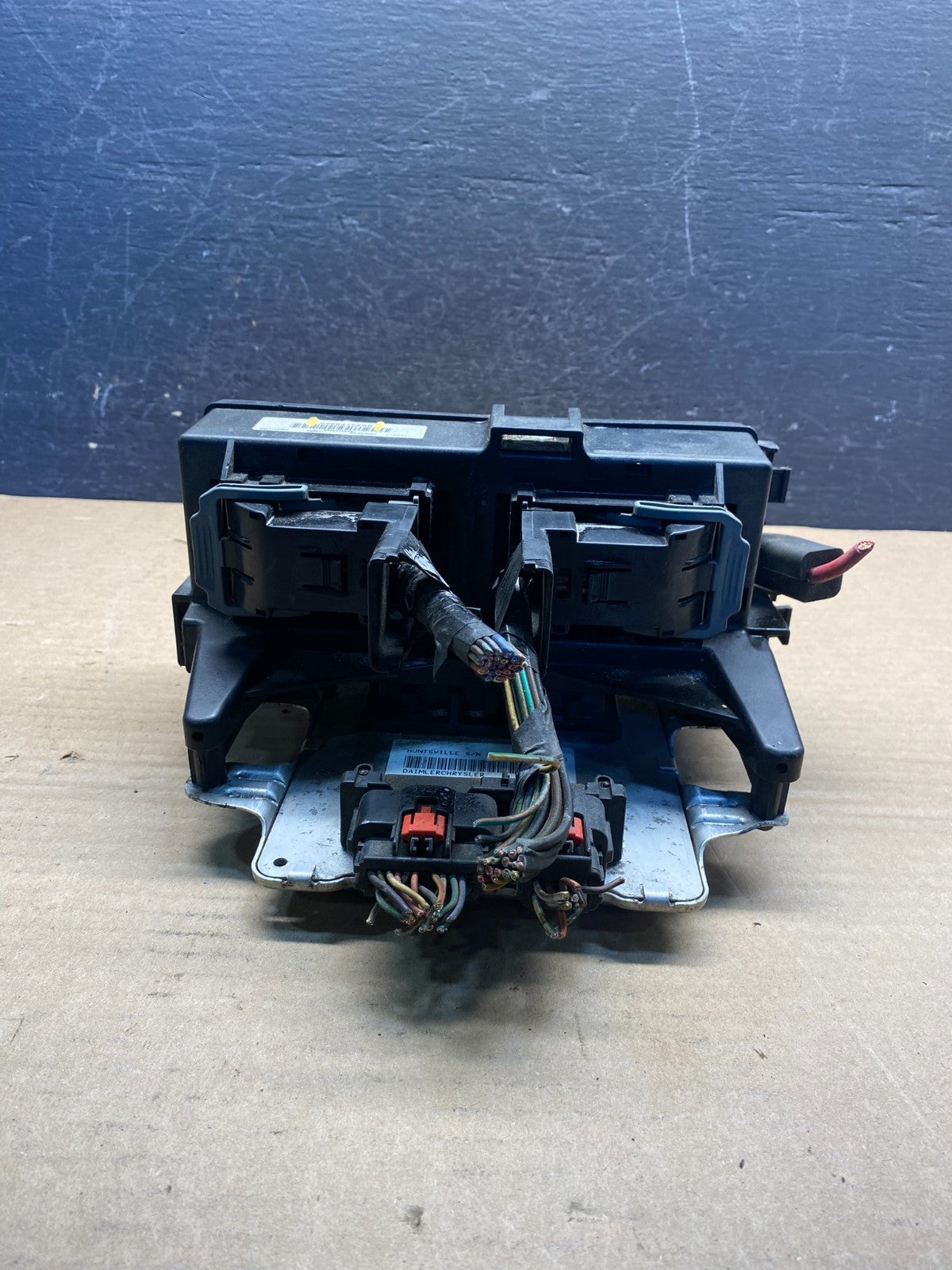 2007 2008 2009 Dodge Durango Fuse Box Relay Panel Body Module BCM AE0073 DG1