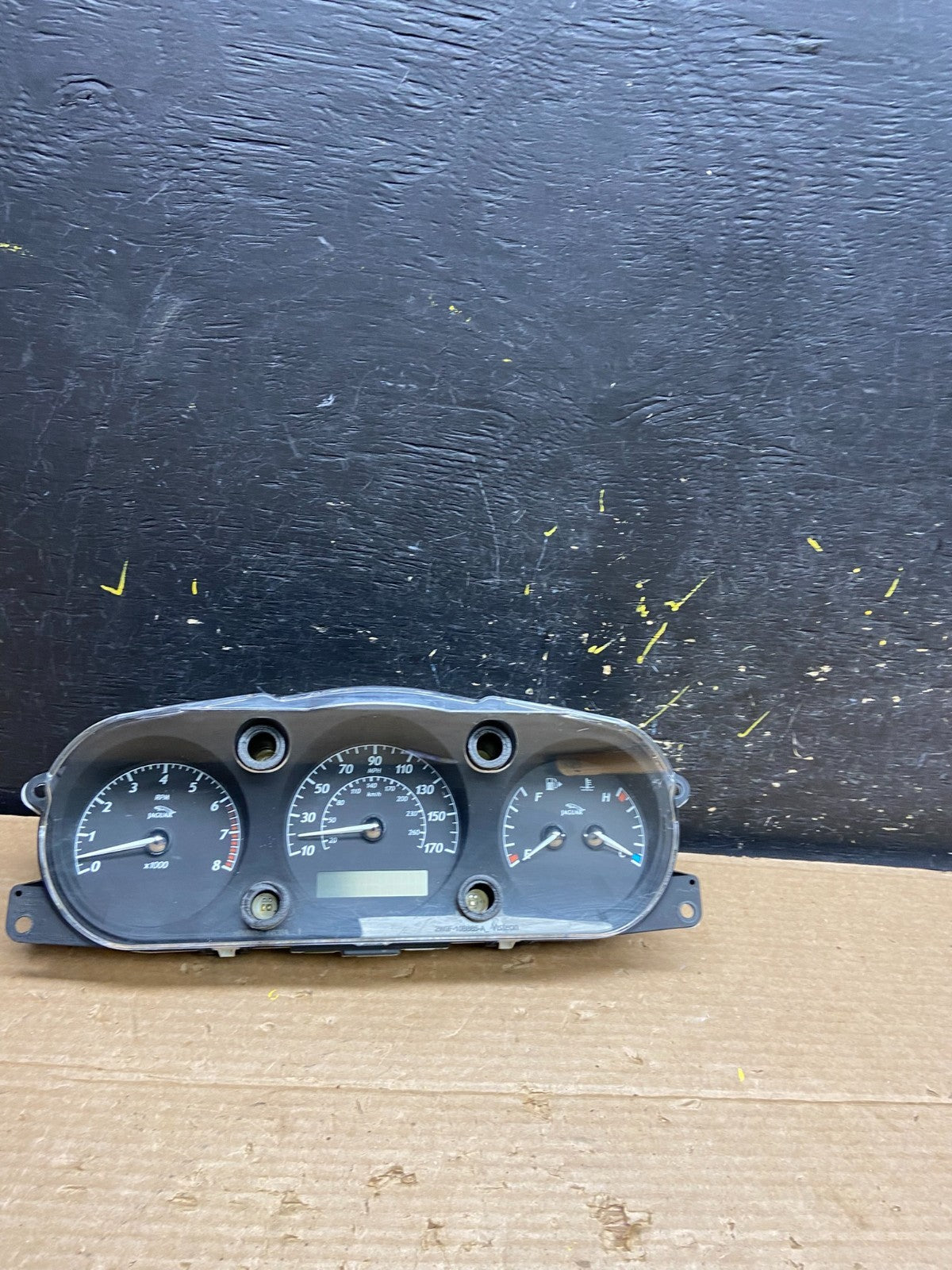 2004 to 2005 Jaguar XJ8 Instrument Cluster Gauge Speedometer w3108 DG0