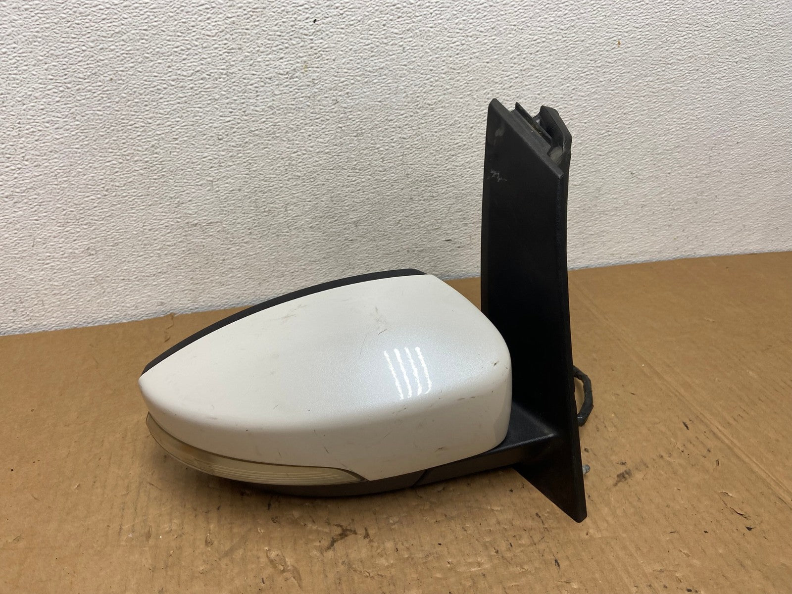 2013-2016 Ford C-Max Right Passenger Side View Door Turn Signal Mirror AC7666 LK0