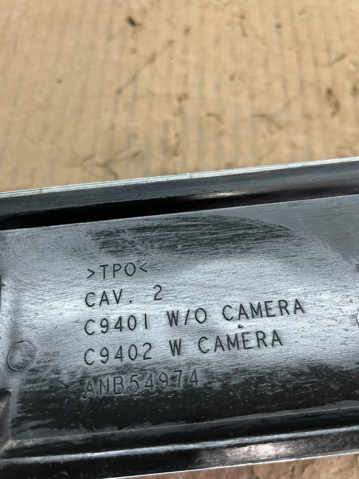 2007-2012 GMC Acadia Chrome Tailgate Rear Finish Molding Back W/Camera AB3201 DG10