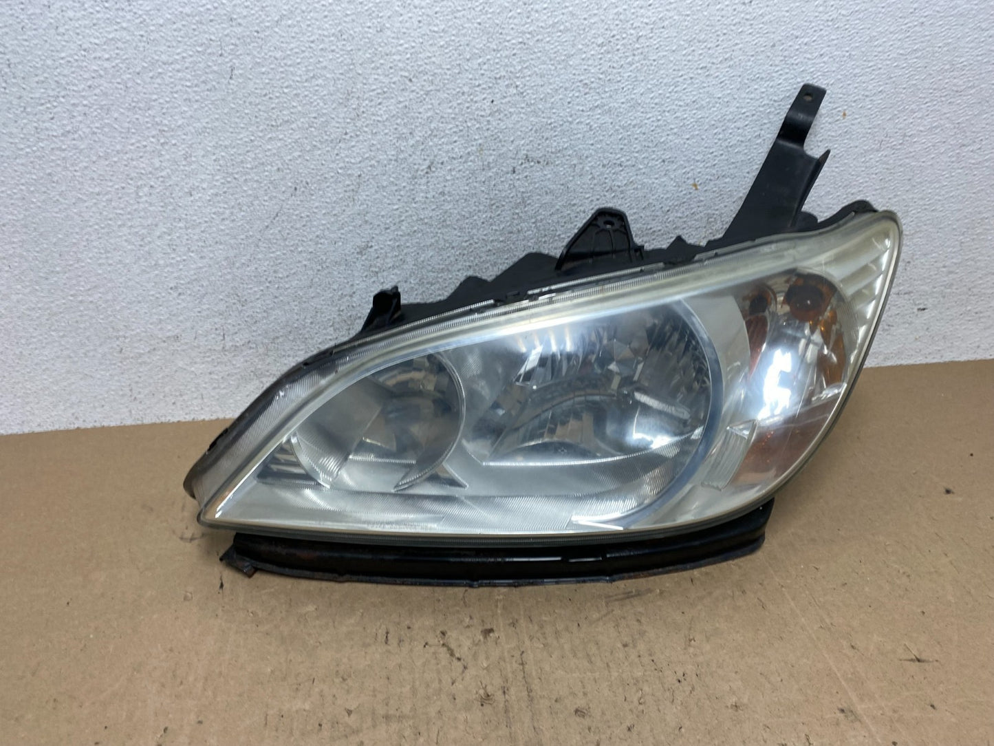 2004 2005 Honda Civic Sedan Headlight Halogen Left Driver Lh AE6086 DW0