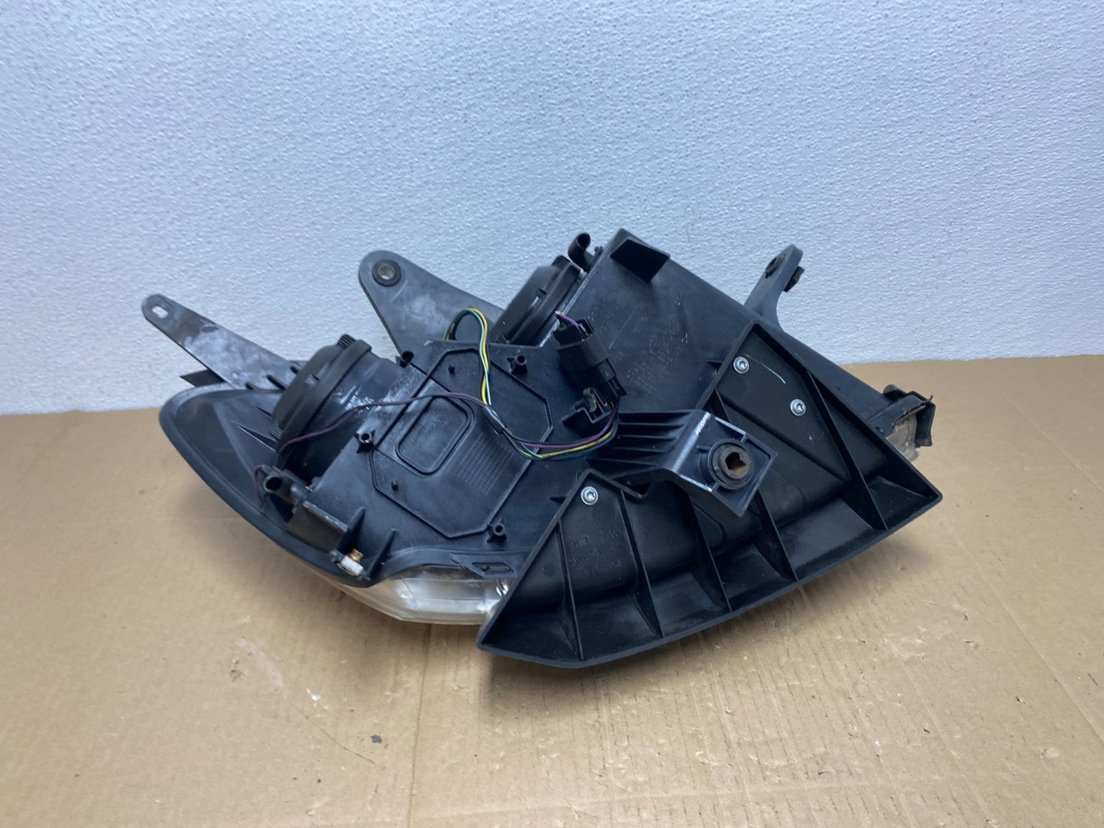 2007 to 2010 Saturn Outlook Left Driver LH Halogen Headlight OEM AB8191 DW6