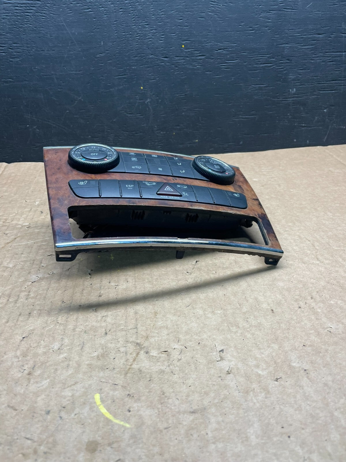 2007 2008 2009 Mercedes W251 R350 AC Temp Heater Climate Control F9399 DG15