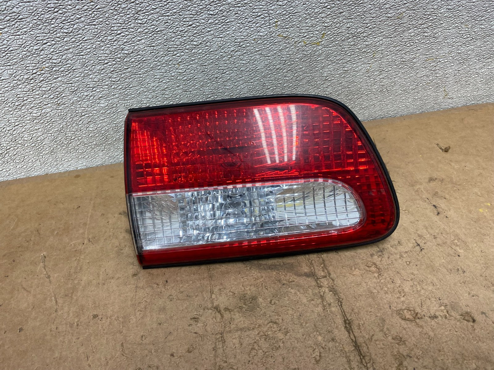 2001 2002 2003 Toyota Sienna Left Driver Lh Side Inner Tail Light OEM X8996 DW0