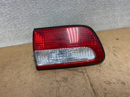 2001 2002 2003 Toyota Sienna Left Driver Lh Side Inner Tail Light OEM X8996 DW0