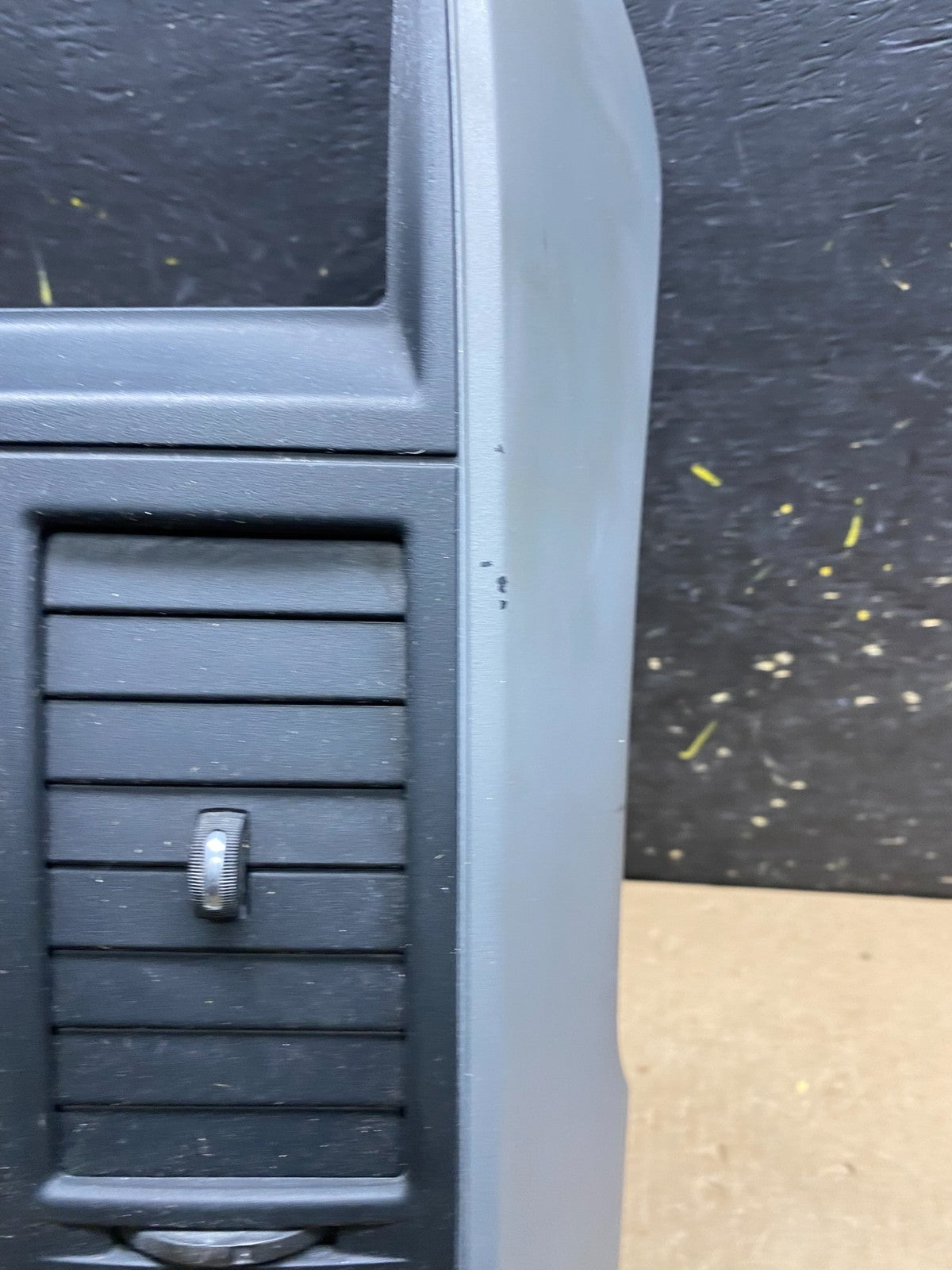 2008-2010 Chrysler Town Country Climate Control Panel Center Dash Trim z4469 DG1