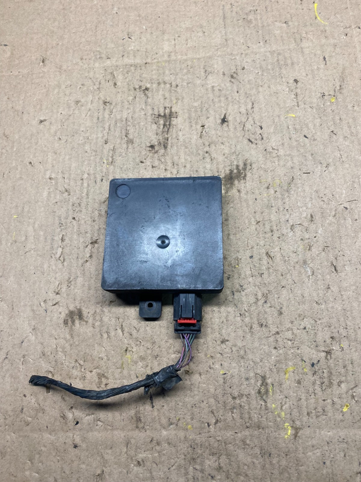 2013 to 2018 Ford Lincoln Rear Radar Blind Spot Module r8490 DG0