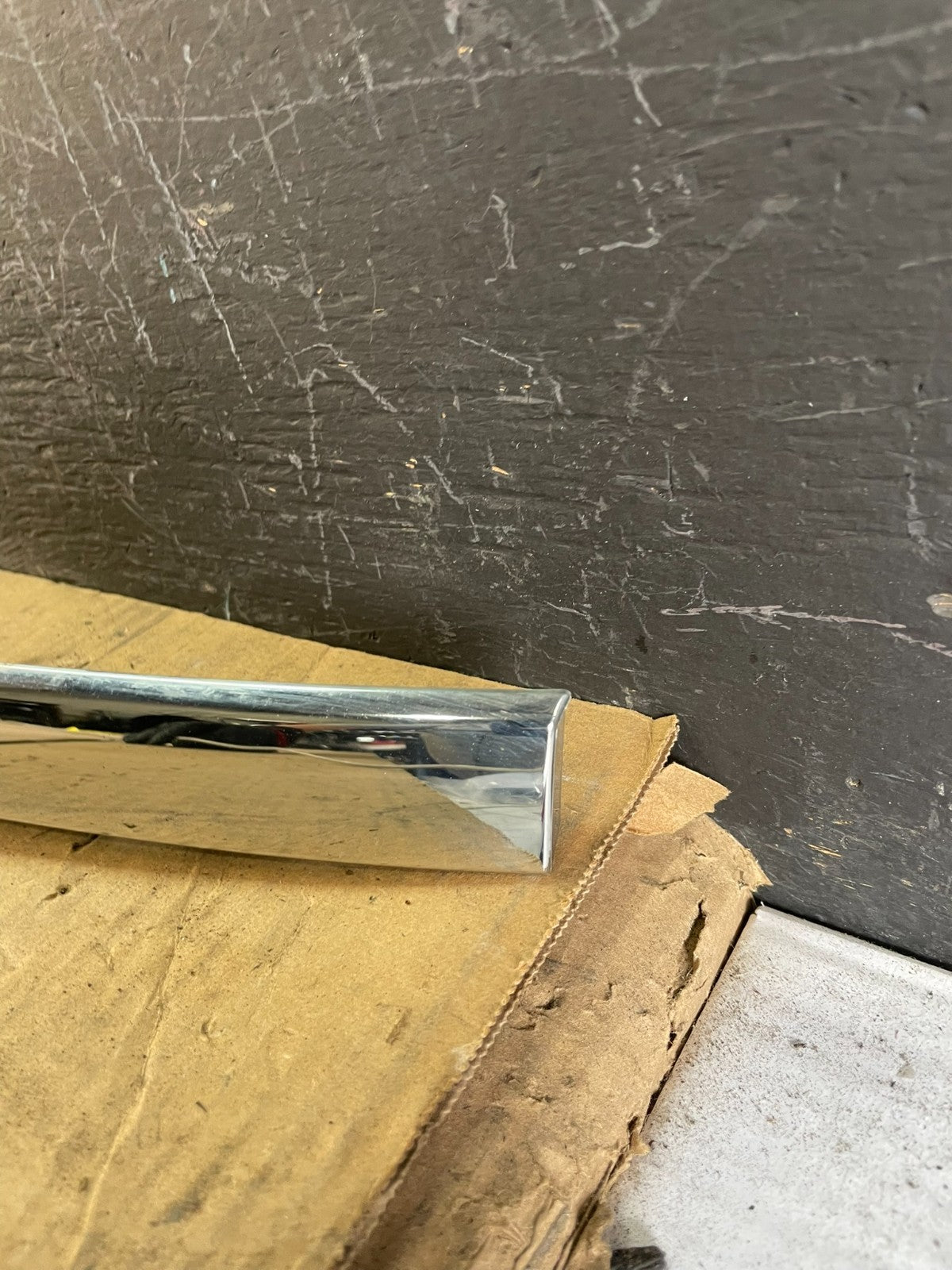 2011 to 2014 Ford Explorer Rear Tailgate Gate Trim Molding With Camera AC1966 DG1