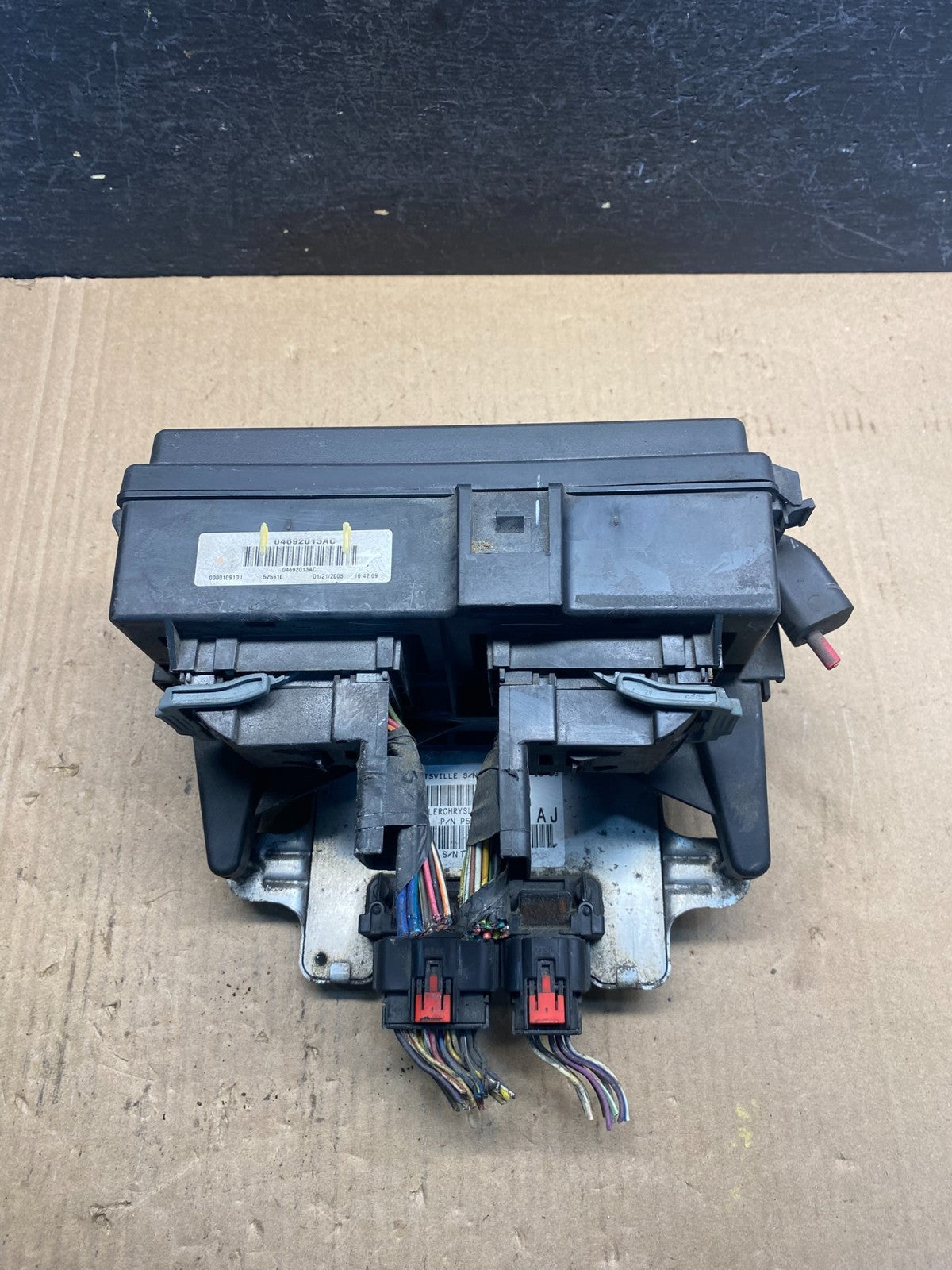 2005 Jeep Grand Cherokee Commander Fuse Box BCM Body Control Module AE64100