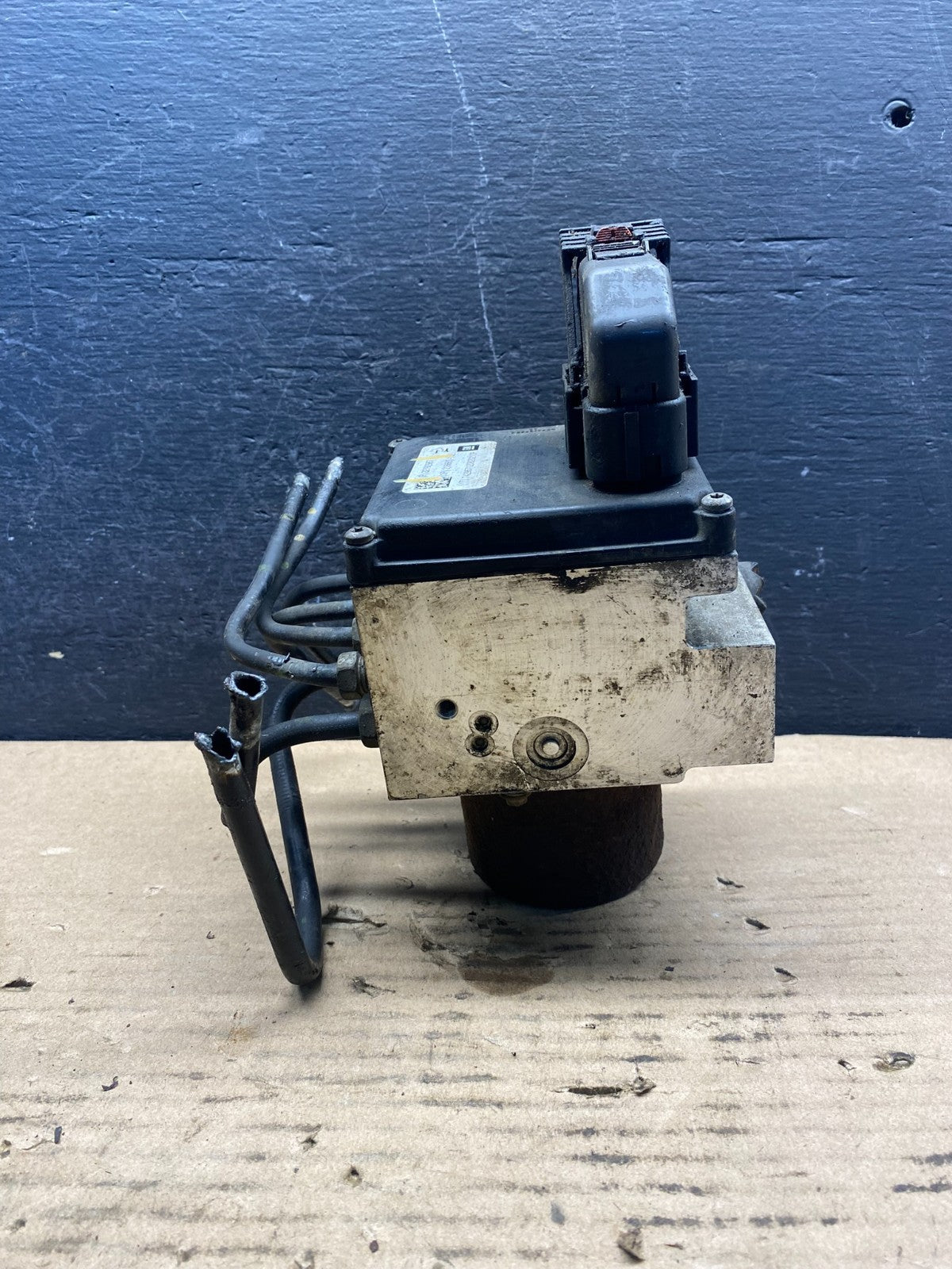 2012-2017 Chevrolet Express GMC Savana ABS Anti Lock Brake Pump AE2121 DW2