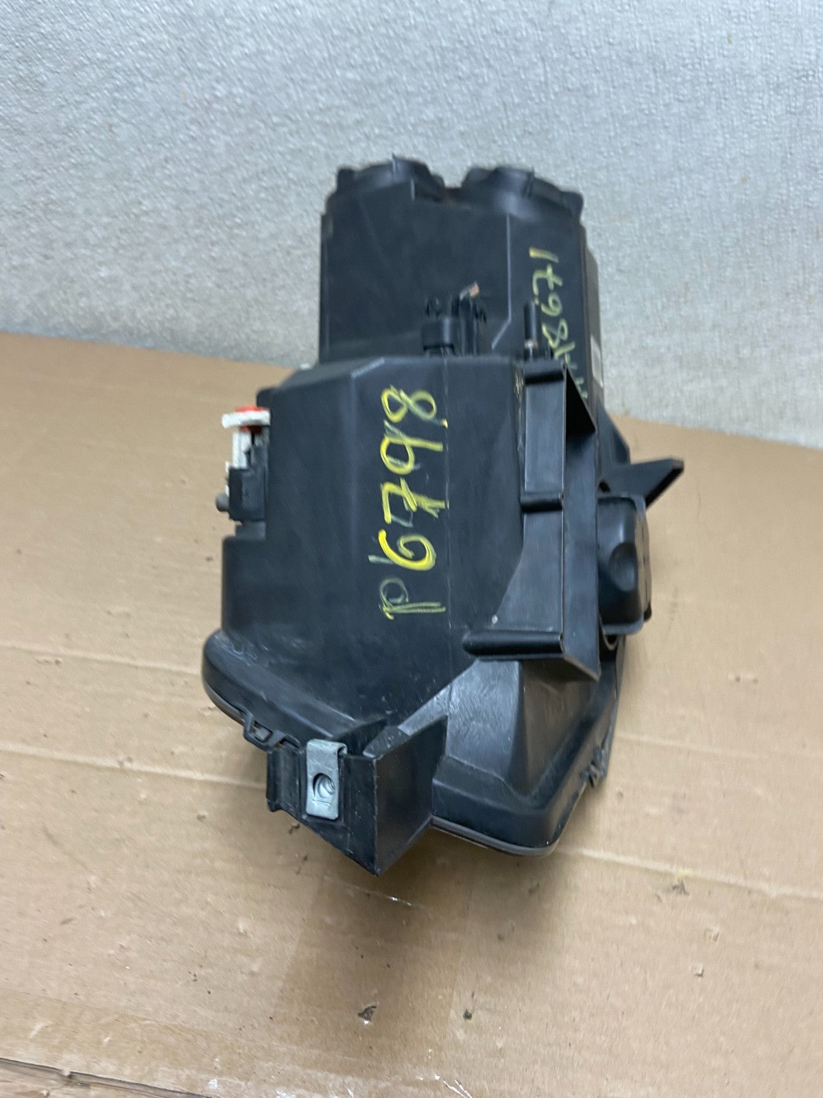 2003 to 2007 Cadillac CTS Right Passenger RH Halogen Headlight AA8671 DW8