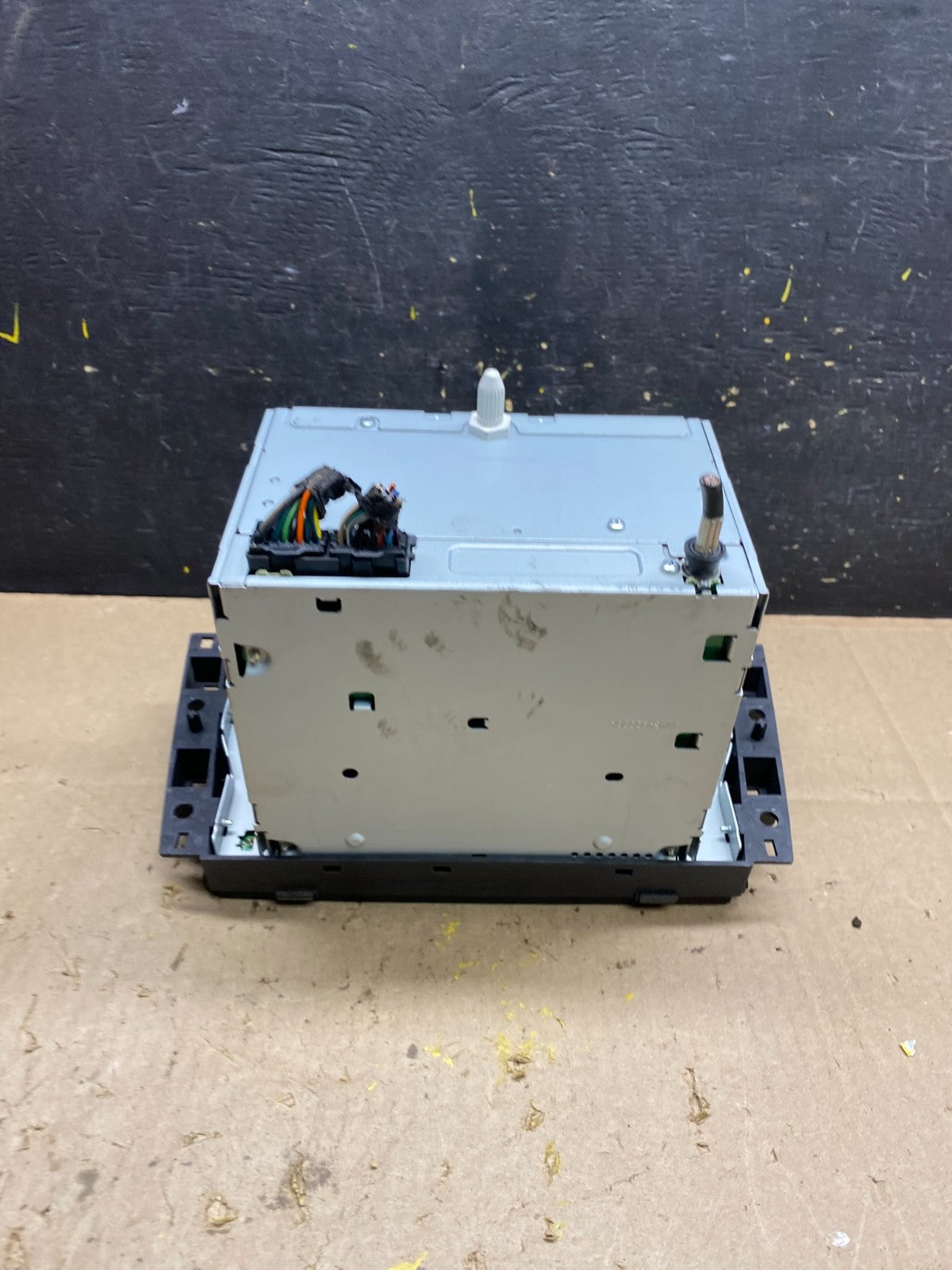 2007 - 2009 Cadillac DTS Radio 6 Disc Cd Changer Player 15847689 u4930 DG5