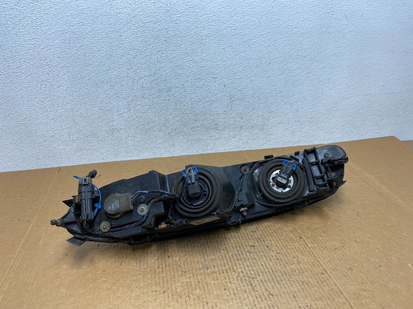 2001 to 2003 Oldsmobile Aurora Right Passenger RH Side Headlight ae1374 DG5