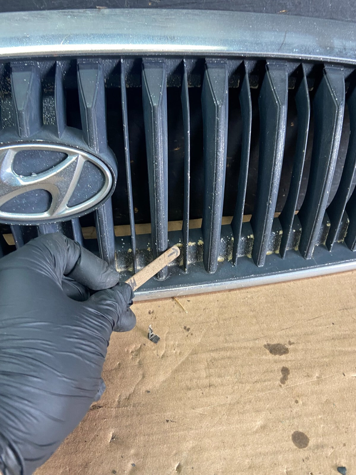 2001 to 2005 Hyundai Sonata Front Upper Grille Grill Bumper OEM O8090 DG5