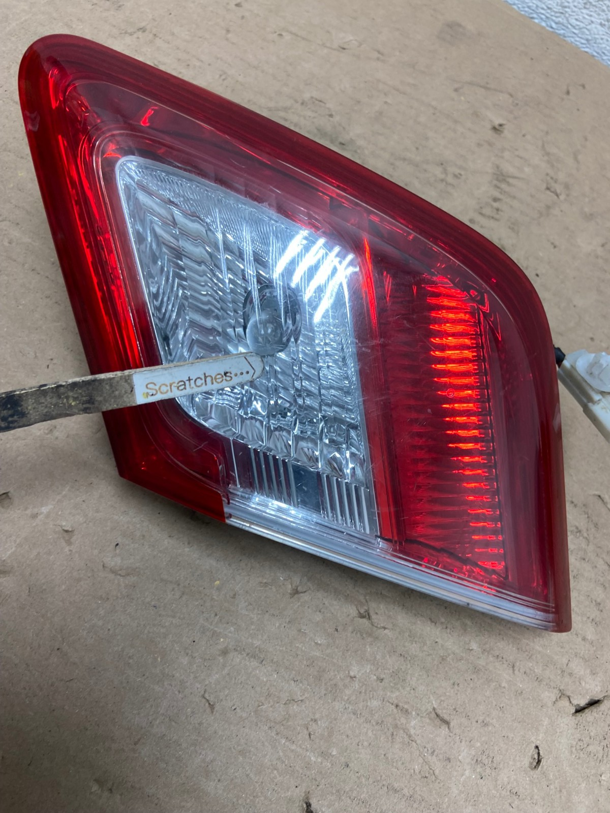 2010 - 2011 Toyota Camry Right Passenger RH Side Inner Tail Light AH9516 LK3